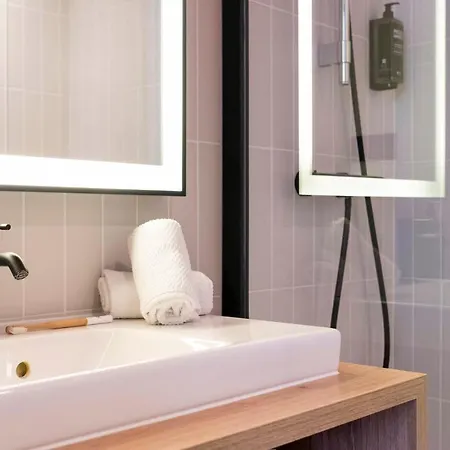 Ibis Styles Centre Hotel 3*
