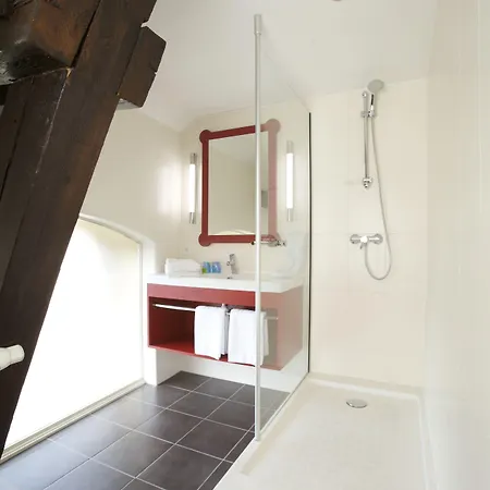 Ibis Styles Centre 3*