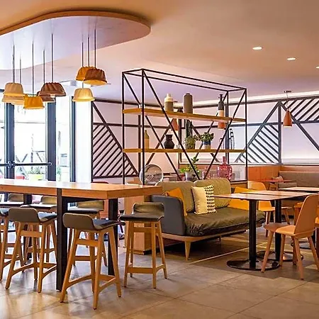 Ibis Styles Centre فندق